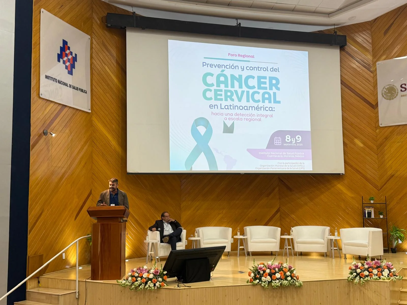 A researcher from the GReCS group at the regional forum on cervical cancer prevention and control in Latin America