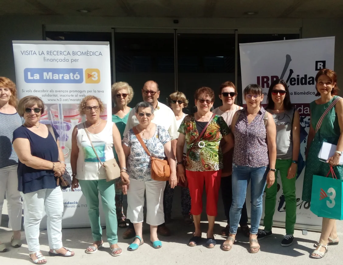 Un grupo de donantes de Lleida visitan el IRBLleida en el marco del programa de la 'Fundació La Marató de TV3'