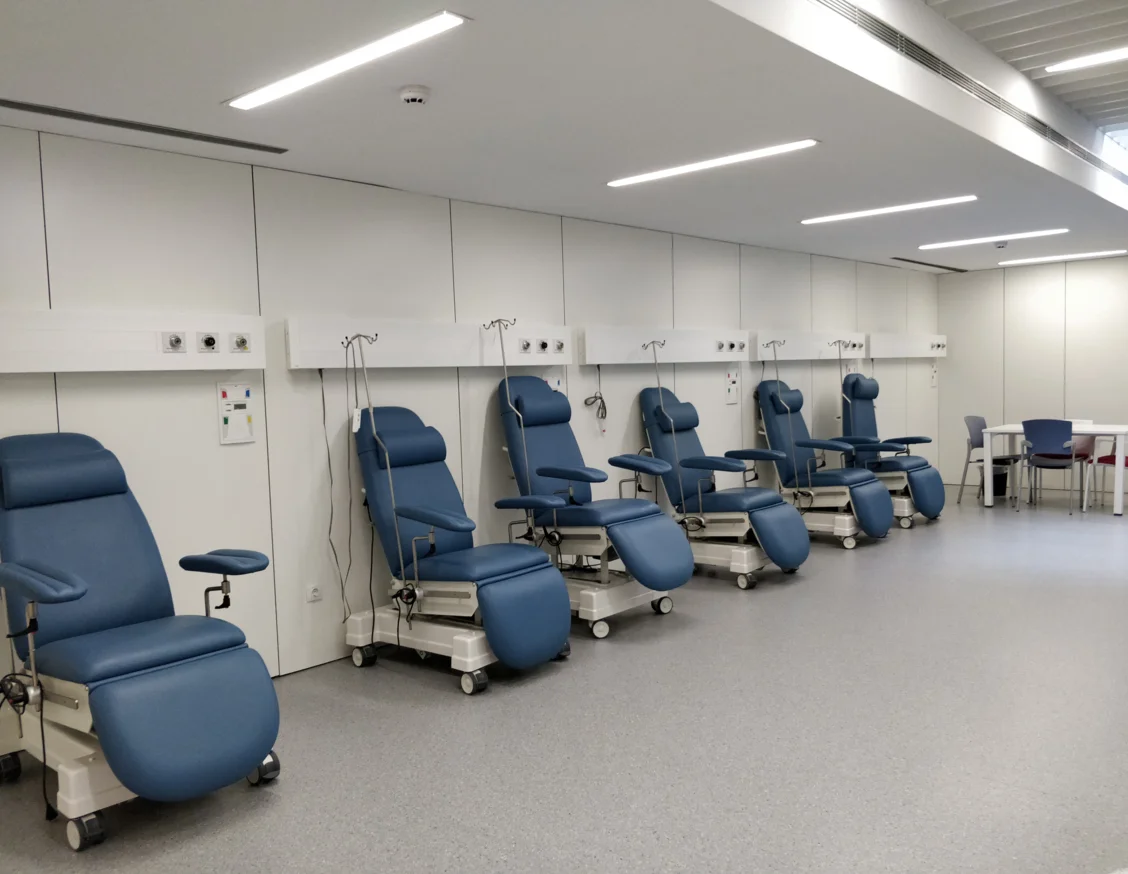 The Arnau de Vilanova University Hospital participates in a new pioneering clinical trial for the treatment of metastatic breast cancer of the triple negative subtype
