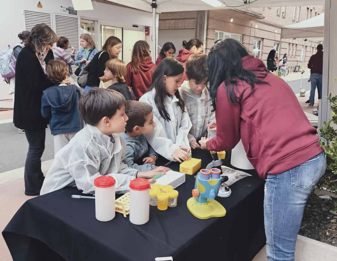 700 people take part in IRBLleida's Research Night 2024 in guided tours, talks and workshops
