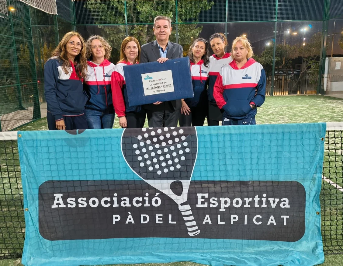 The Alpicat Padel Sports Association raises over €1,000 for IRBLleida