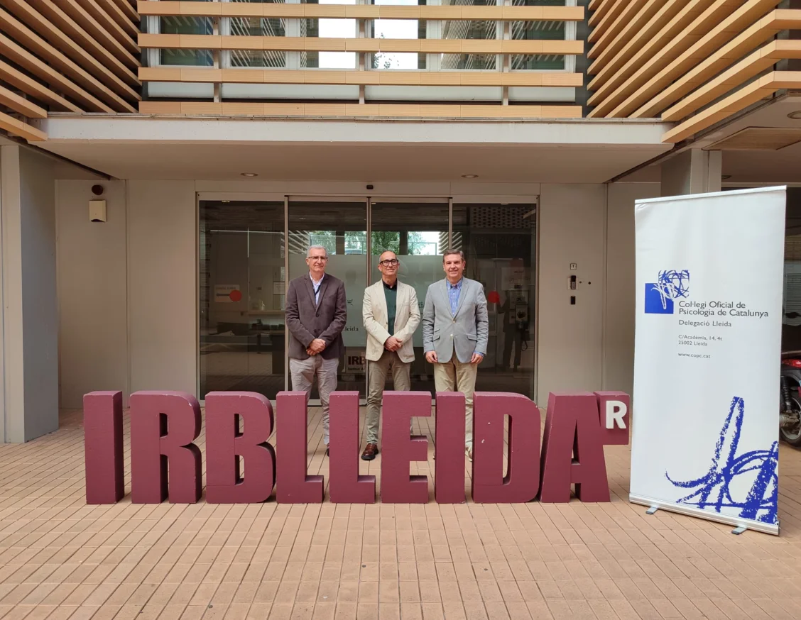 The IRBLleida and the Lleida Regional Delegation of the Official College of Psychology of Catalonia sign a collaboration agreement to offer training to members of the college