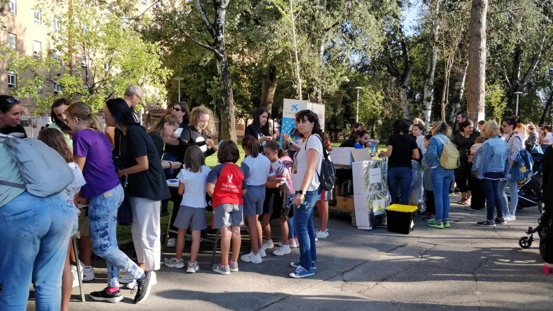 700 personas participan en la Noche de los Investigadores 2023