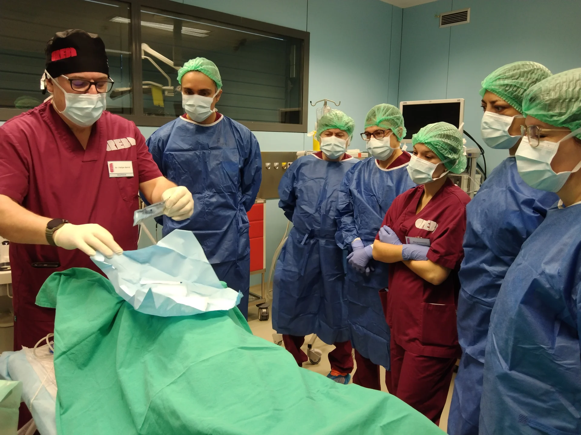 Emergency professionals from Arnau de Vilanova Hospital are trained at CREBA in thoracic procedures