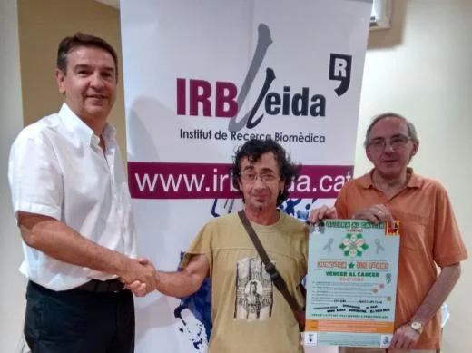 Juncosa and Torms give &euro; 3500 to the IRBLleida to promote and disseminate research on cancer