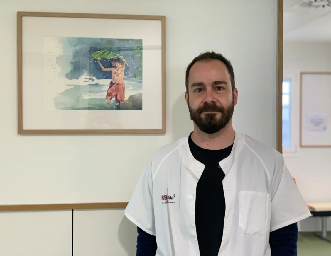 The Medical Oncology Department of the Arnau de Vilanova Hospital receives a donation of eight watercolours to humanise the new consulting room space